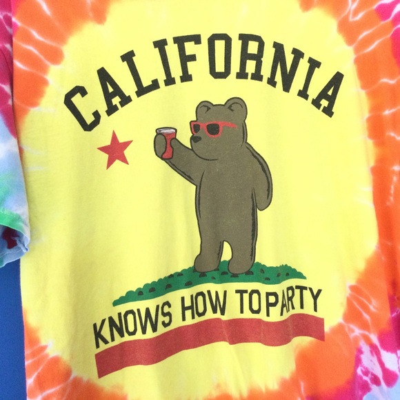 Riot Society T-Shirt L Bear California Knows How to Party Tie-dye - Picture 2 of 6